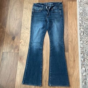American eagle kick boot size 2R jeans
